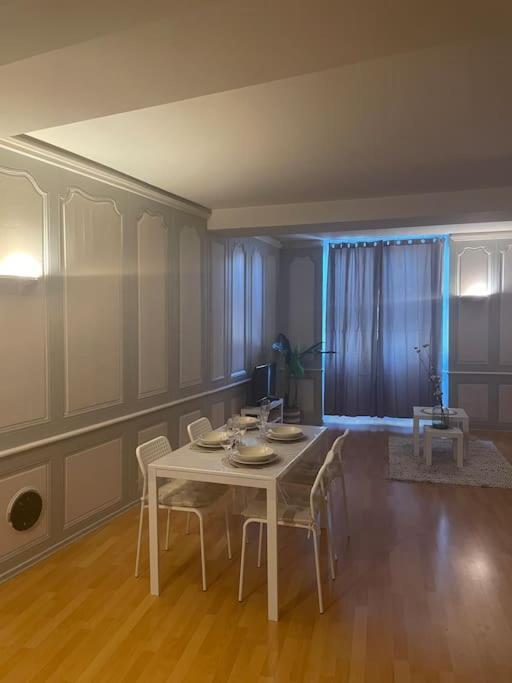 « Au Coeur De Dole » Apartment ภายนอก รูปภาพ